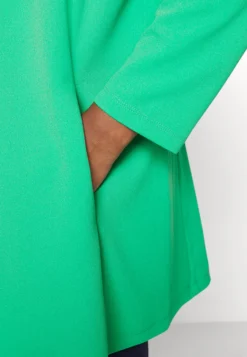 Short Coat - Green 11 Short Coat - Green -Style Hub Shop 046fd218490b4624b623ecc4c46f1f4b scaled