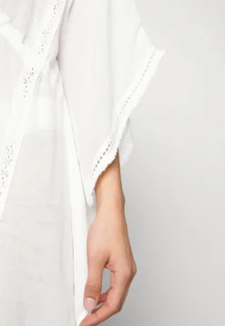 Anna Field Beach Accessory -White -Style Hub Shop 0c7c9e292d52412dadbb221579dcd59b scaled