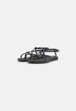 Anna Field Leather- T-Bar Sandals - Black 8 Anna Field Leather- T-Bar Sandals - Black -Style Hub Shop 13f59b70e6794057953f8ad8f9762587 scaled