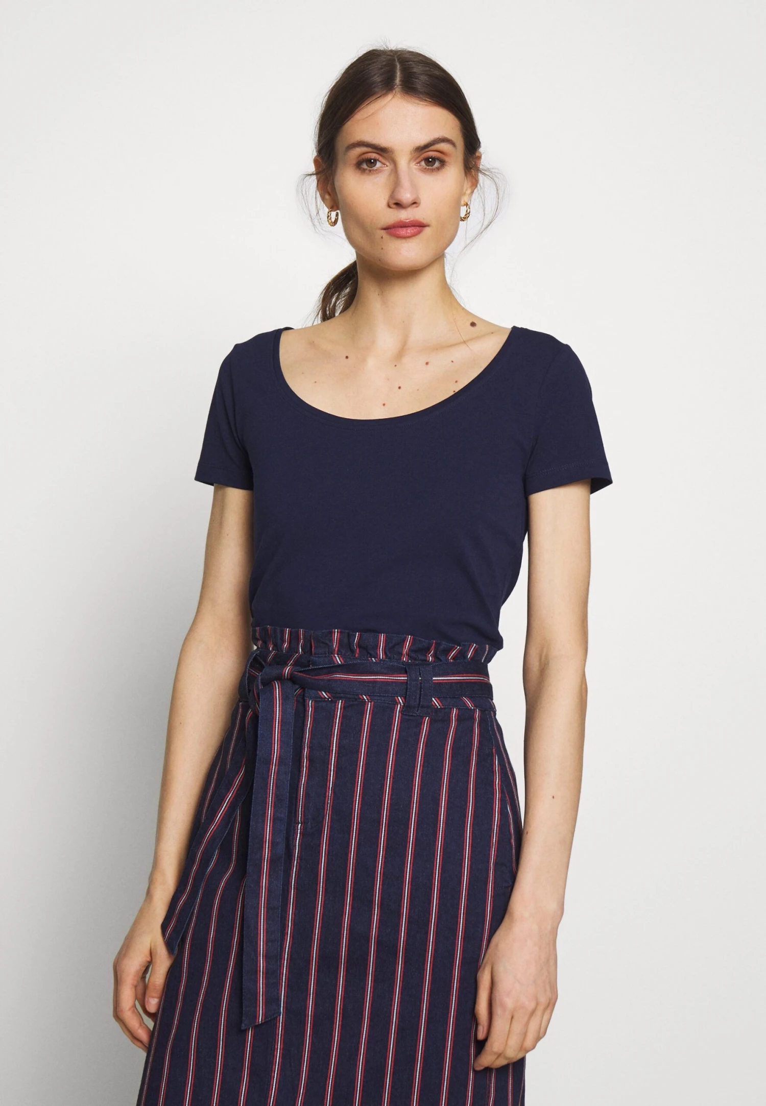 Anna Field 3 Pack - Basic T-Shirt - White/Navy/Light Grey Melange 6 Anna Field 3 Pack - Basic T-Shirt - White/Navy/Light Grey Melange - Image 6