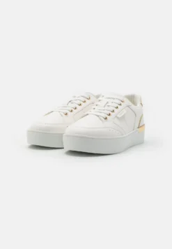 Wide Fit - Trainers - White -Style Hub Shop 29fc8a7b7a7b4864994a06999360a745 scaled