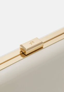 Anna Field Clutch - Off-White -Style Hub Shop 372986d24e85467d90be1ee6b1edf396 scaled