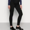 Slim Fit Jeans - Slim Fit Jeans