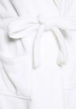 Anna Field Dressing Gown - White -Style Hub Shop 4dd39afe809c4f53846fbd2f0d07c2dd scaled