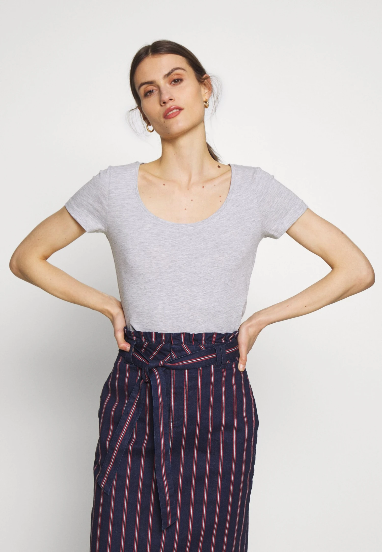 Anna Field 3 Pack - Basic T-Shirt - White/Navy/Light Grey Melange 3 Anna Field 3 Pack - Basic T-Shirt - White/Navy/Light Grey Melange - Image 3