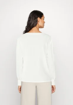 Anna Field Blouse - Off-White -Style Hub Shop 5711ec937d20423f9d7b661976f616f3 scaled