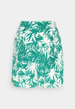 Anna Field Shorts - Green/Off White -Style Hub Shop 5f6994548d7244ab88b97367488fefbd scaled