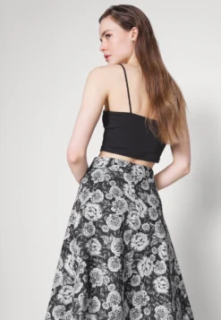 A-Line Skirt - Black/White -Style Hub Shop 5f7b423022ef4de189ce7f34b69212c3 scaled