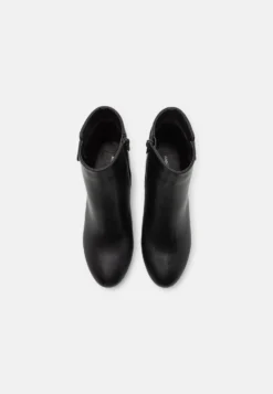 Wide Fit - Classic Ankle Boots - Black 11 Wide Fit - Classic Ankle Boots - Black -Style Hub Shop 6a9148fae68a4c0c9352fa1946c37b40 scaled