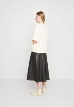 Anna Field Sweatshirt - Beige -Style Hub Shop 6f2e75cd59064113aec1fa57c8ff8f37 scaled