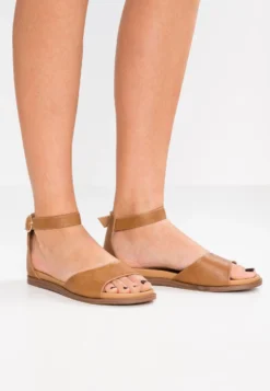 Sandals - Cognac