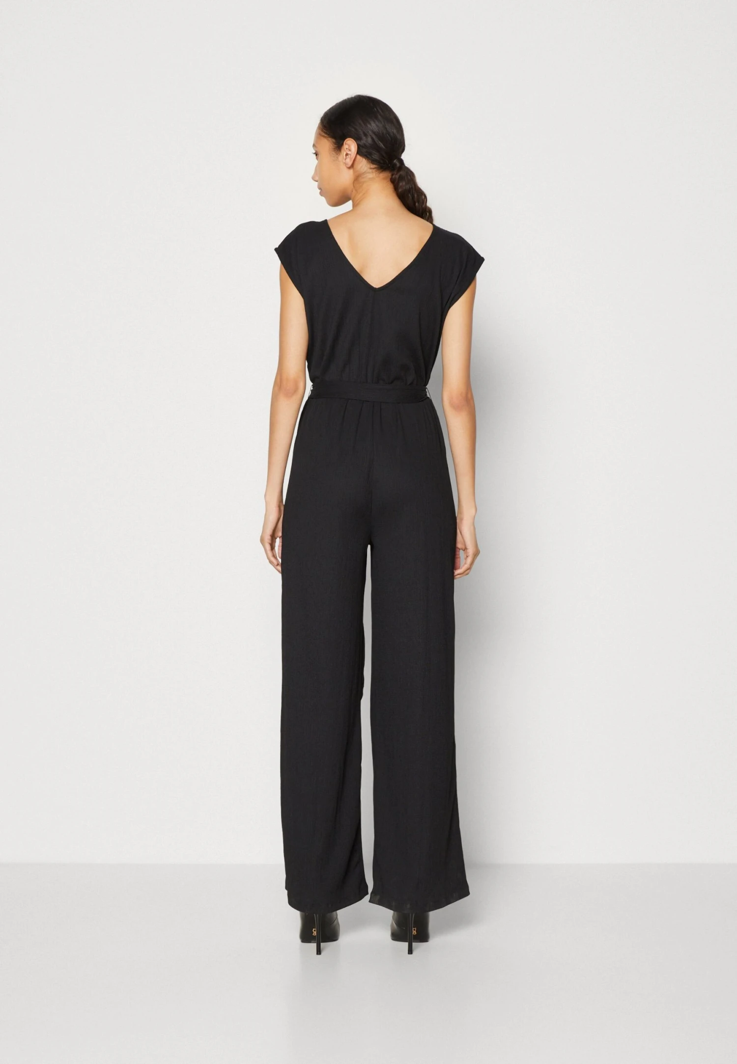 Anna Field Jumpsuit - Black 3 Anna Field Jumpsuit - Black - Image 3