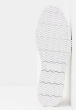 Slip-Ons - White -Style Hub Shop 8b688a56e7a14225853e492d0cf04222 scaled