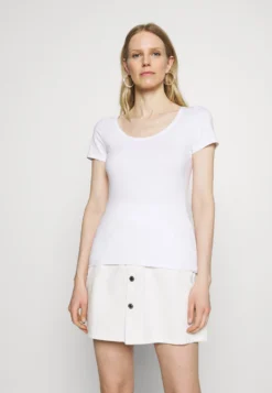 Anna Field 3 Pack - Basic T-Shirt - White/Mottled Light Grey/Light Green -Style Hub Shop 8e111176c65e41fe9c0d24bc7a287b33 scaled