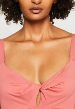 Anna Field Top - Light Red -Style Hub Shop 963a8ee7543349baadb96656613ed21b scaled