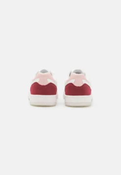 Anna Field Trainers - White/Red -Style Hub Shop 9c7ab3e348bb4139826f967f7a4074dd scaled