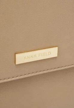 Anna Field Laptop Bag - Tan 7 Anna Field Laptop Bag - Tan -Style Hub Shop a565054d8e2d4f83b963eb734abf3e06 scaled