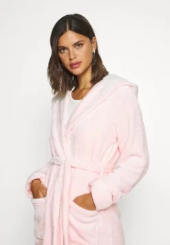 Anna Field Dressing Gown - Pink -Style Hub Shop ac82294fb57544a6968bfe3e5ec8717c scaled
