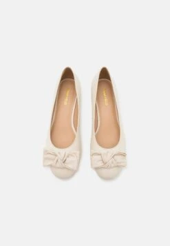 Leather Wide Fit - Ballet Pumps - White 11 Leather Wide Fit - Ballet Pumps - White -Style Hub Shop ae15342e1e2444168e568fe43bebaaa3 scaled