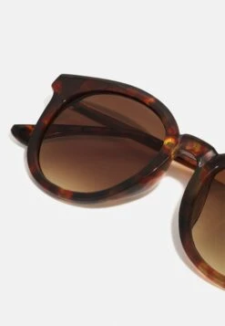 Anna Field Sunglasses - Brown -Style Hub Shop b90c9f2b07364a58b613d12ae22afb3d scaled
