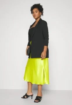 Short Coat - Black -Style Hub Shop ba7ca42a0a5249f28b9bf77660c0c114 scaled