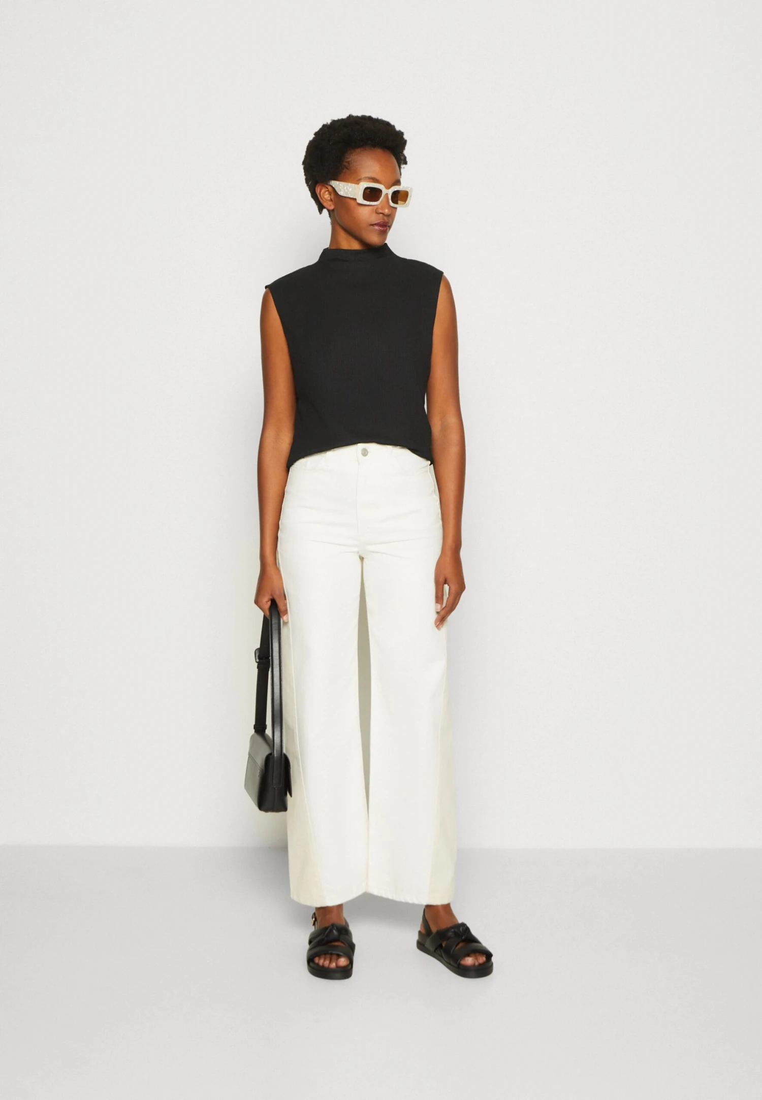 Anna Field Top - Black 2 Anna Field Top - Black - Image 2