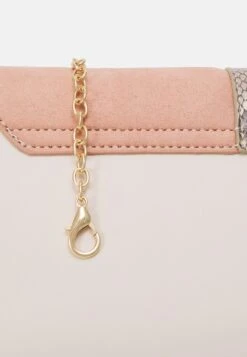 Anna Field Clutch - Offwhite/Pink -Style Hub Shop c7fc21b29da24a5e83c76a2e0d50e9e1 scaled