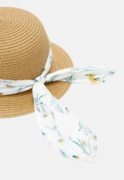 Anna Field Hat - Beige/White -Style Hub Shop d74acdaeafa44cada692d642c89056e4 scaled