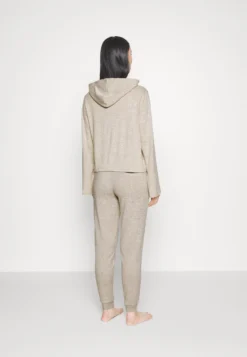 Anna Field Pyjamas - Pyjamas 7 Anna Field Pyjamas - Pyjamas -Style Hub Shop ddbcd25d503c45cd9ece4ea6ba86299a scaled