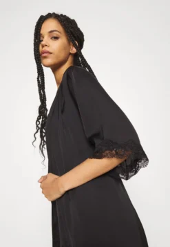 Anna Field Dressing Gown - Black -Style Hub Shop e0081cfd22a84dcbbf8c9793fd4c8731 scaled