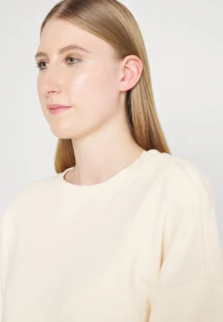 Anna Field Sweatshirt - Beige -Style Hub Shop e41533262b3a43bdbd9eb9b8c186c587 scaled