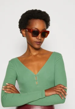 Anna Field Long Sleeved Top - Green -Style Hub Shop e633e33f8cf24a2a9a84e5694b30f2b7 scaled