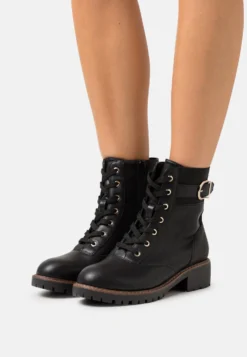 Lace-Up Ankle Boots - Black