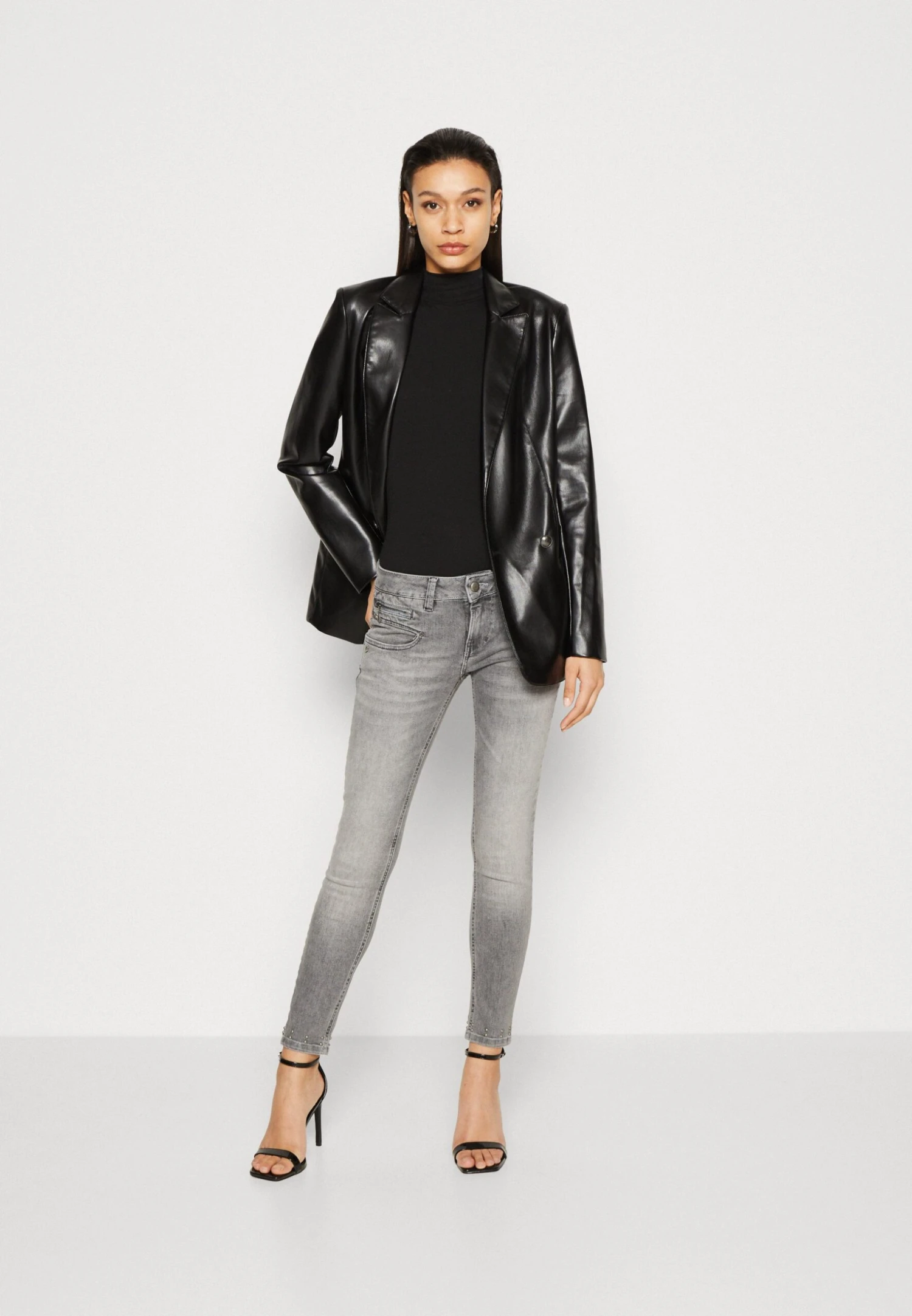 Anna Field Top - Black 2 Anna Field Top - Black - Image 2