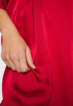 Anna Field Dressing Gown - Red -Style Hub Shop ed36051fc1824095a1b74d0824d31712 scaled